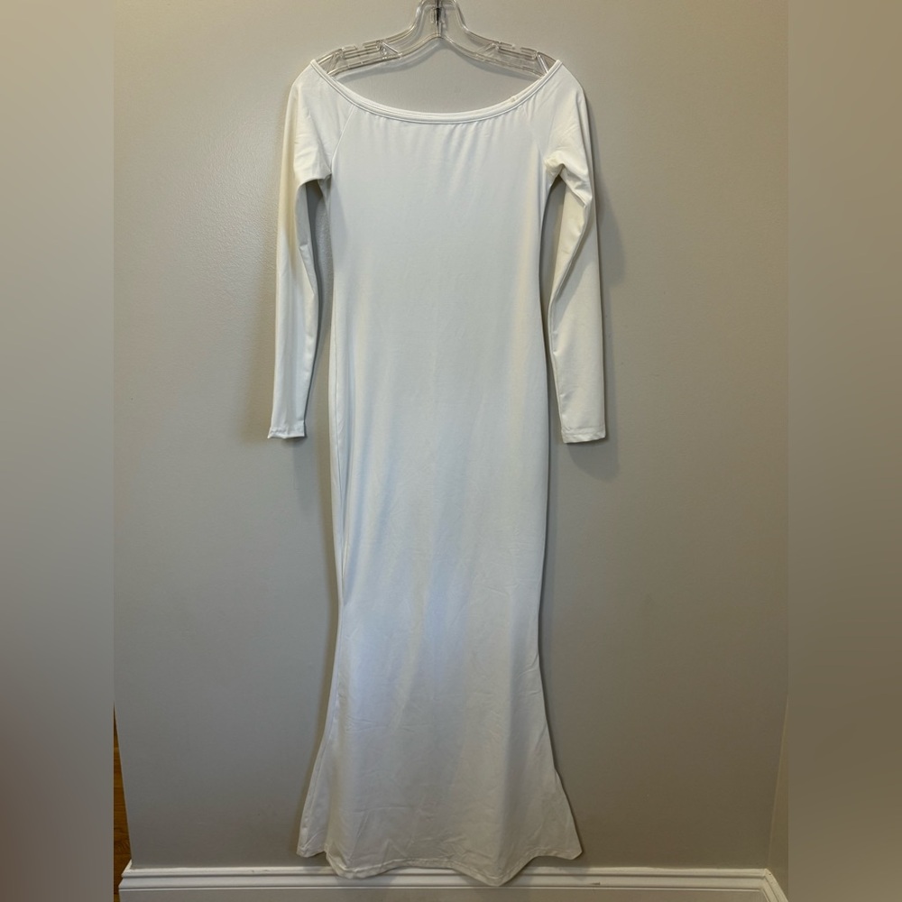 Off shoulder long sleeve maxi white mermaid cut dress stretchy size small womens
